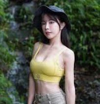 糖心vlog小桃酱照片-糖心Vlog中的小桃酱，时光剪影的甜蜜印记
